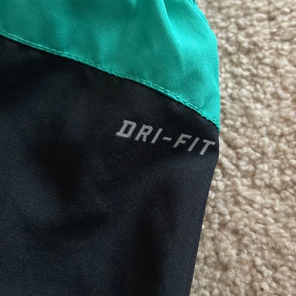 Nike Dri-Fit women’s shorts XS - Picture 3 of 5